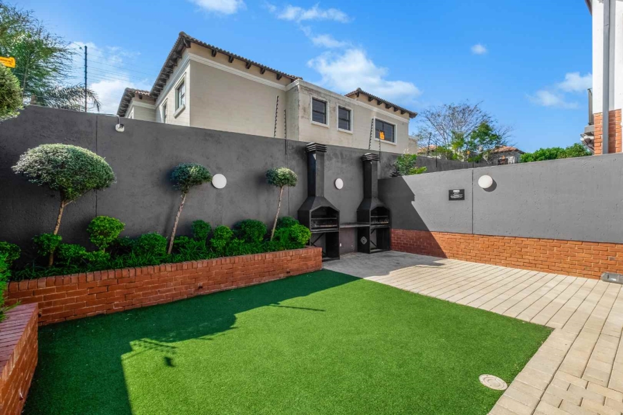 2 Bedroom Property for Sale in Bryanston Gauteng