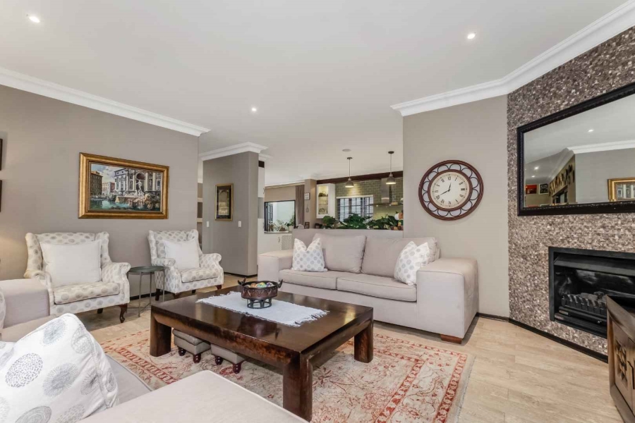 To Let 5 Bedroom Property for Rent in Lonehill Gauteng