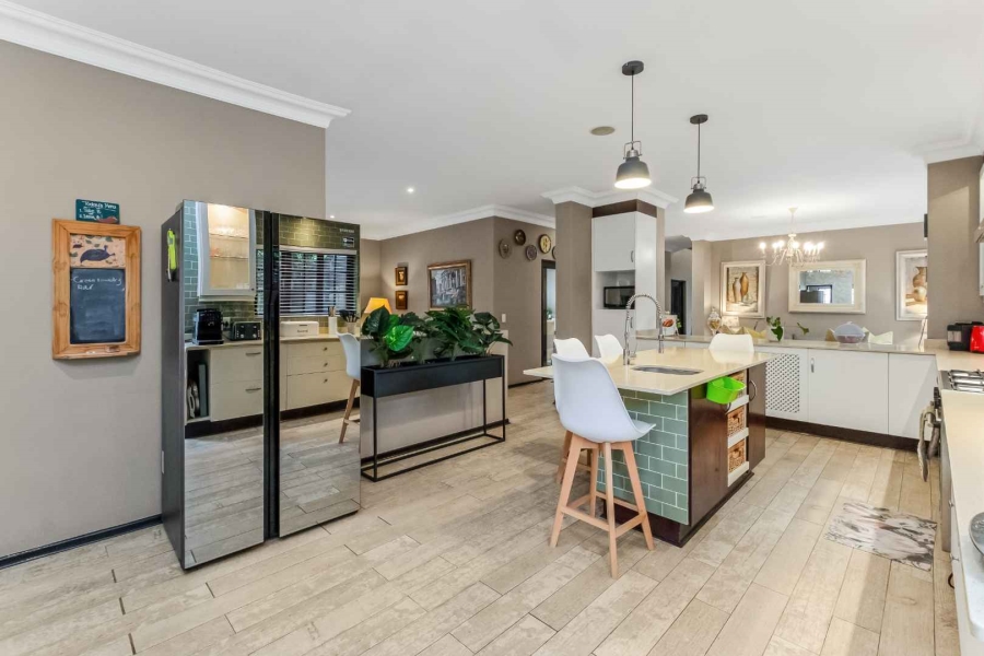 To Let 5 Bedroom Property for Rent in Lonehill Gauteng