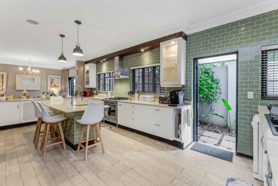 To Let 5 Bedroom Property for Rent in Lonehill Gauteng