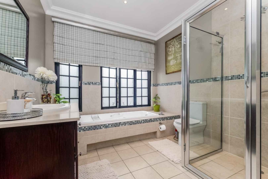 To Let 5 Bedroom Property for Rent in Lonehill Gauteng