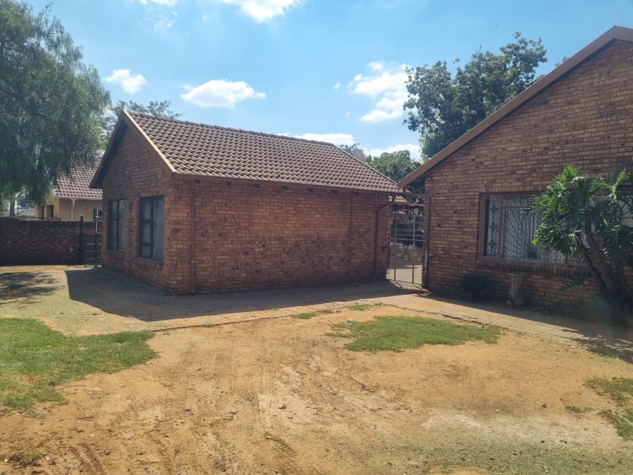 3 Bedroom Property for Sale in Crystal Park Gauteng