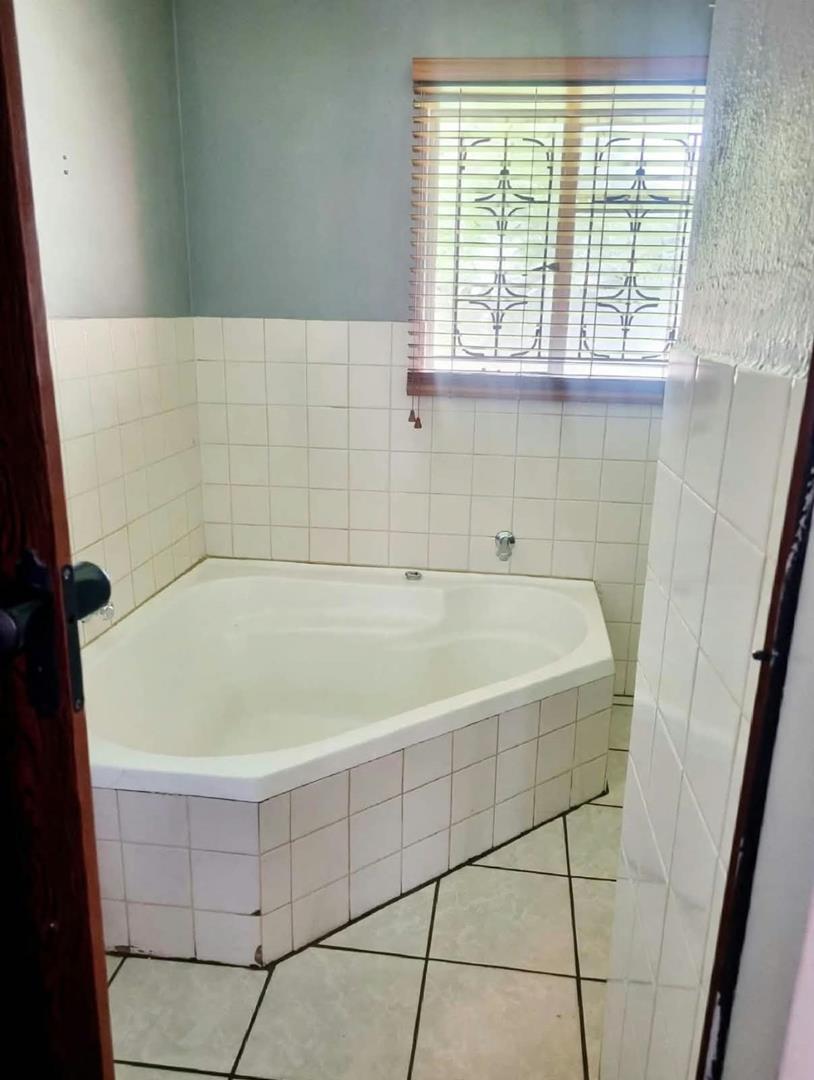 3 Bedroom Property for Sale in Crystal Park Gauteng