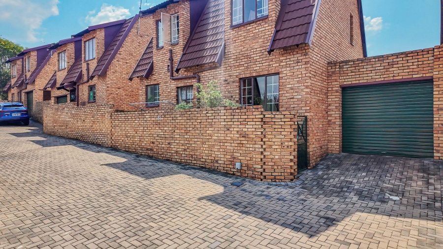 3 Bedroom Property for Sale in Boskruin Gauteng