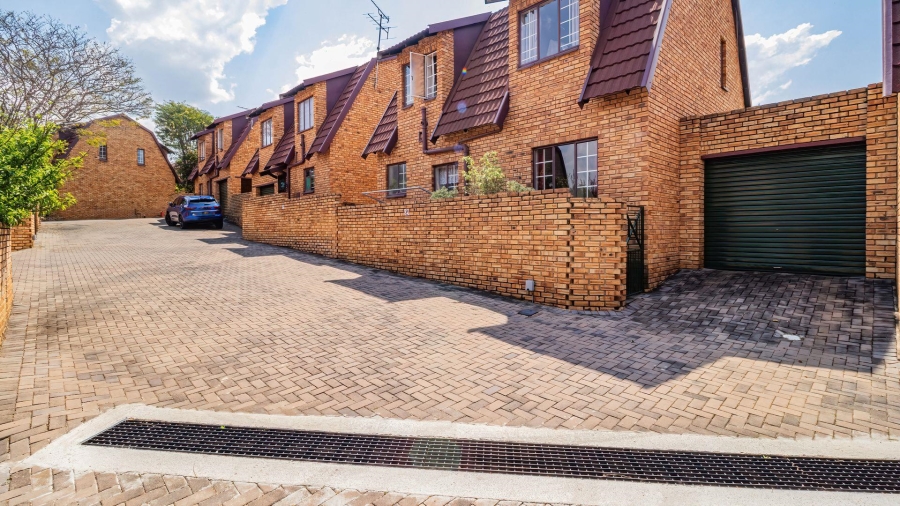 3 Bedroom Property for Sale in Boskruin Gauteng