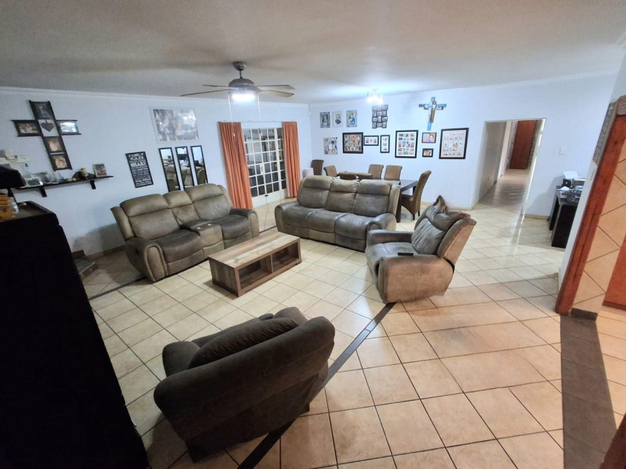 4 Bedroom Property for Sale in Zandfontein AH Gauteng