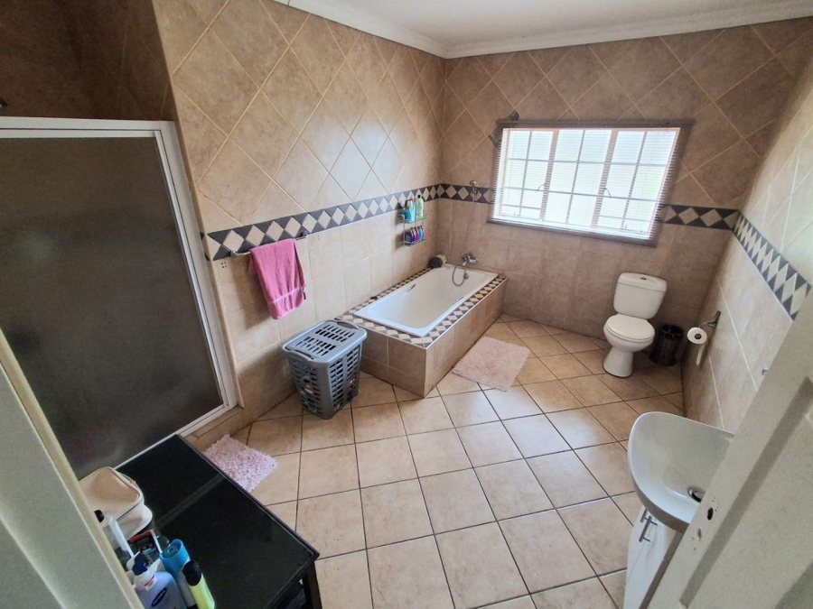 4 Bedroom Property for Sale in Zandfontein AH Gauteng