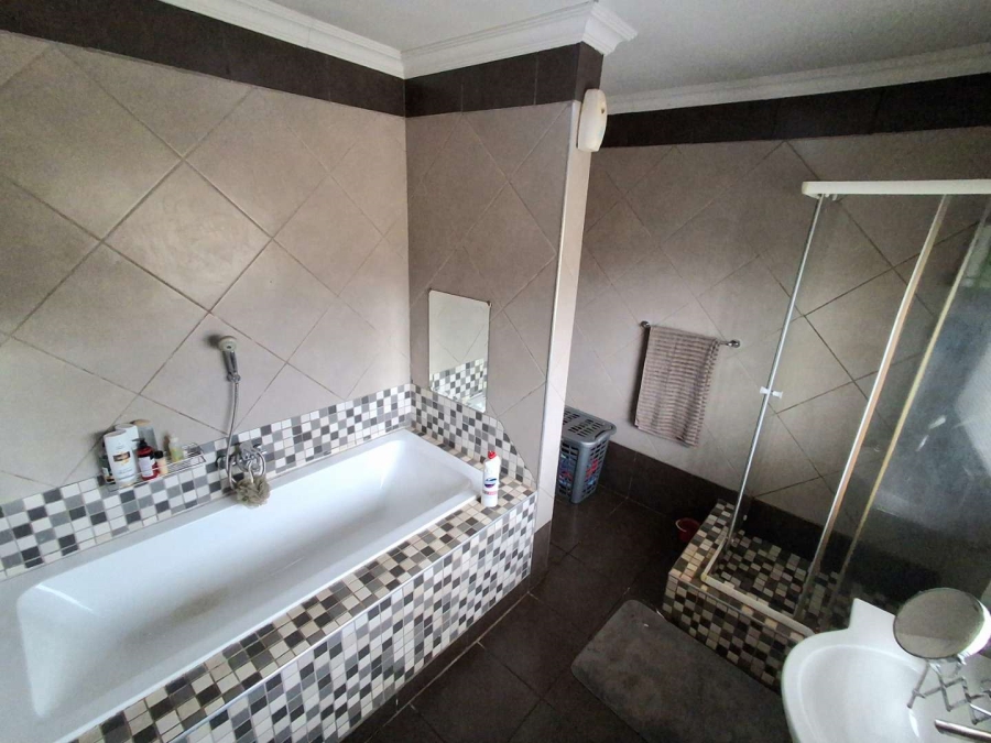 4 Bedroom Property for Sale in Zandfontein AH Gauteng
