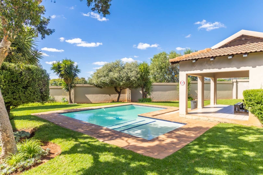 To Let 2 Bedroom Property for Rent in Weltevreden Park Gauteng