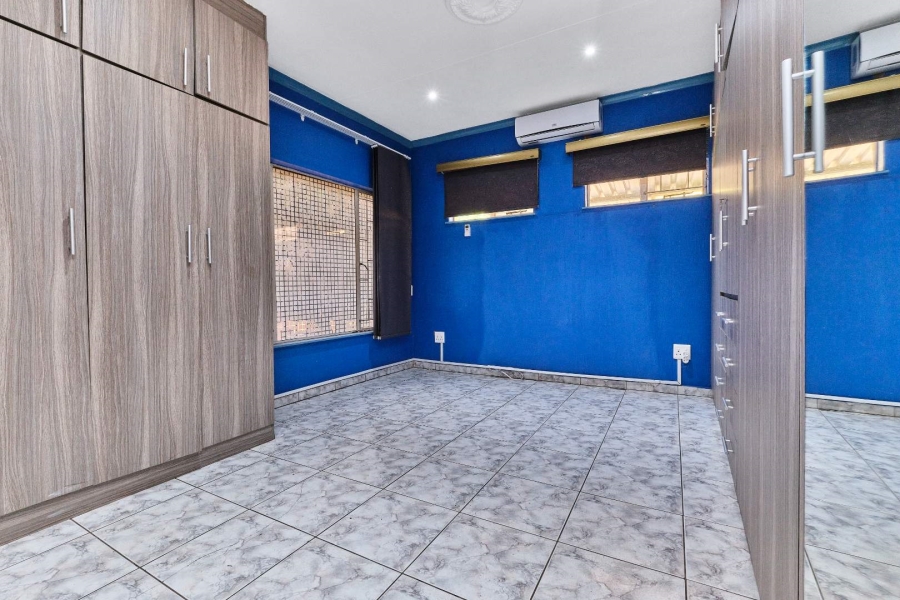 4 Bedroom Property for Sale in Olivedale Gauteng