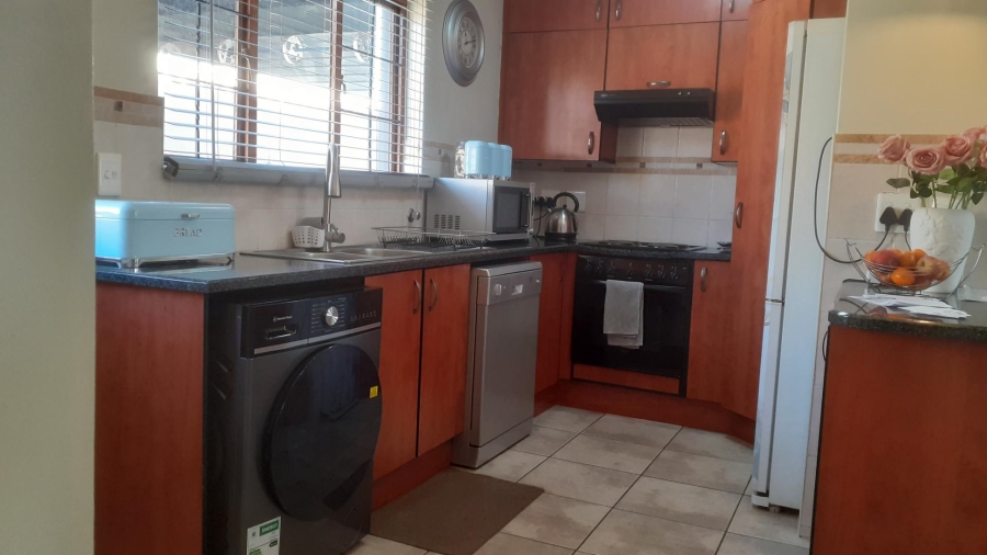 3 Bedroom Property for Sale in Albertsdal Gauteng