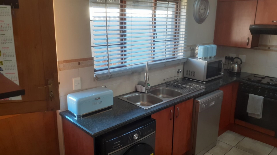 3 Bedroom Property for Sale in Albertsdal Gauteng