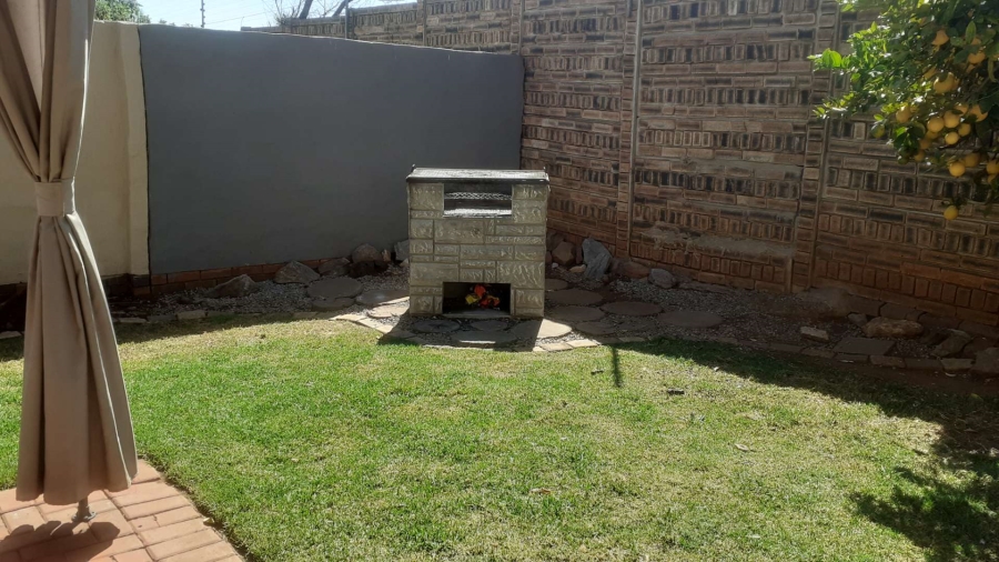 3 Bedroom Property for Sale in Albertsdal Gauteng