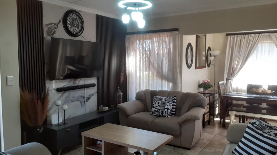 3 Bedroom Property for Sale in Albertsdal Gauteng