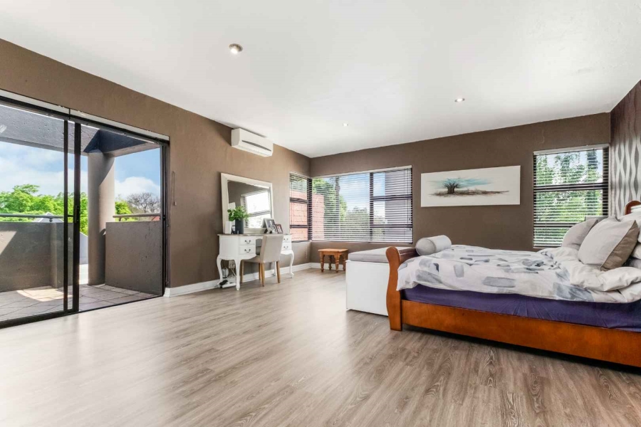 4 Bedroom Property for Sale in Fourways Gardens Gauteng