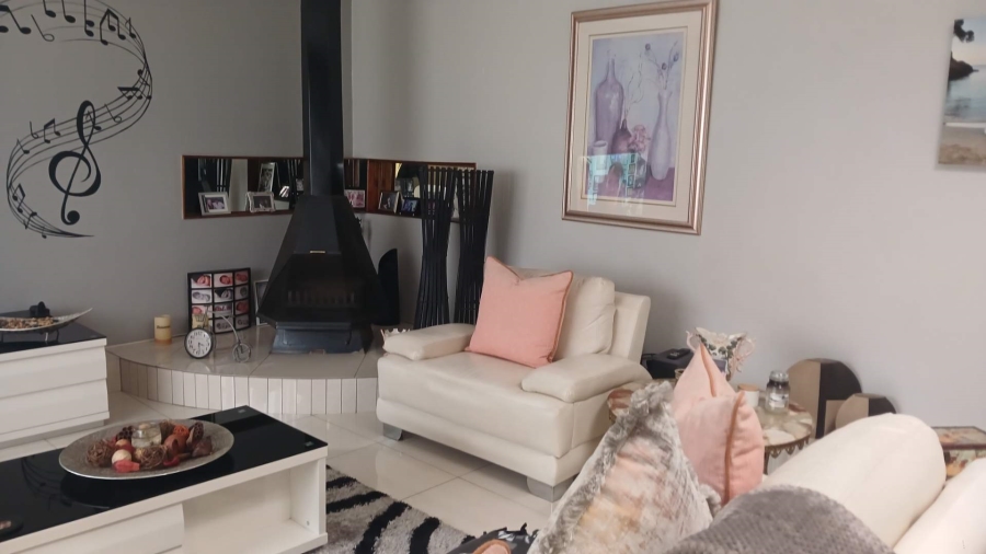 3 Bedroom Property for Sale in Freeway Park Gauteng