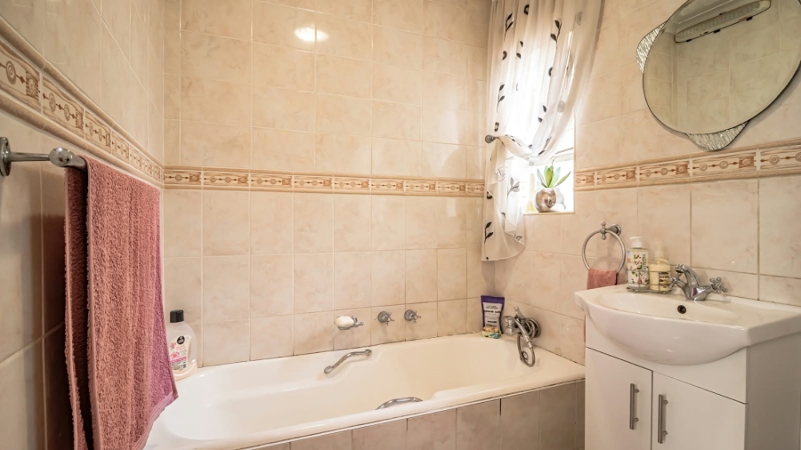 3 Bedroom Property for Sale in Freeway Park Gauteng