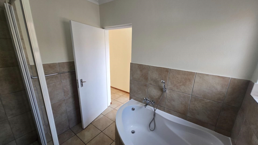 To Let 2 Bedroom Property for Rent in Noordhang Gauteng
