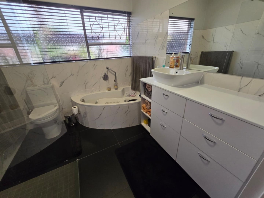 4 Bedroom Property for Sale in Esther Park Gauteng