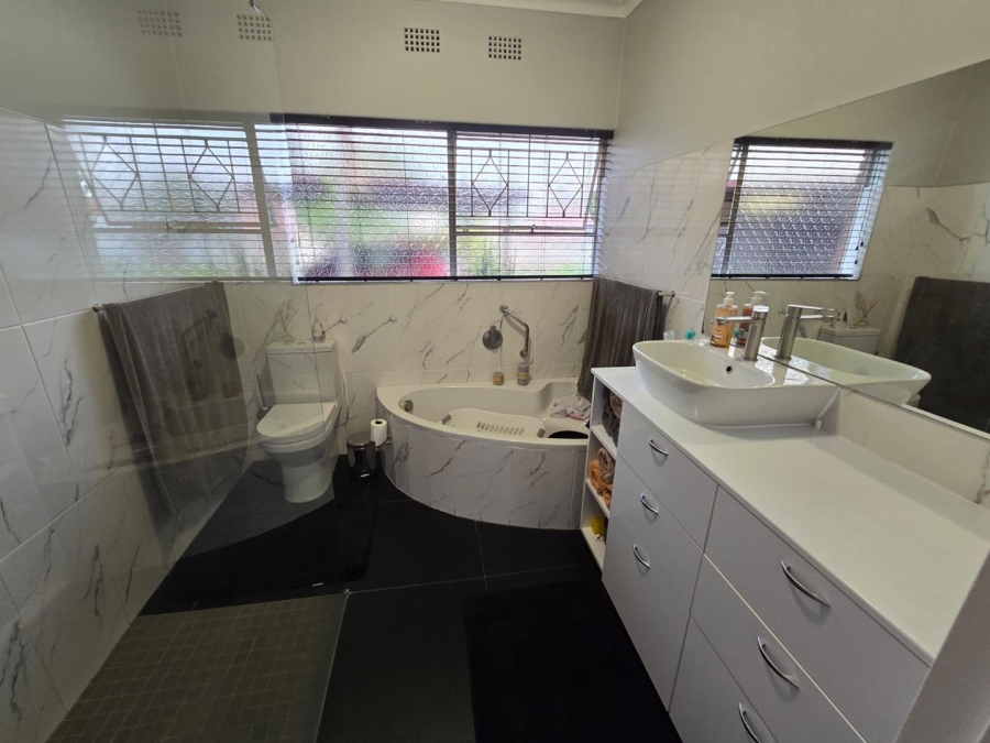 4 Bedroom Property for Sale in Esther Park Gauteng