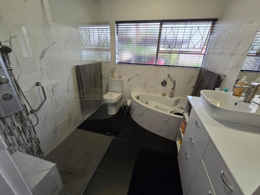 4 Bedroom Property for Sale in Esther Park Gauteng