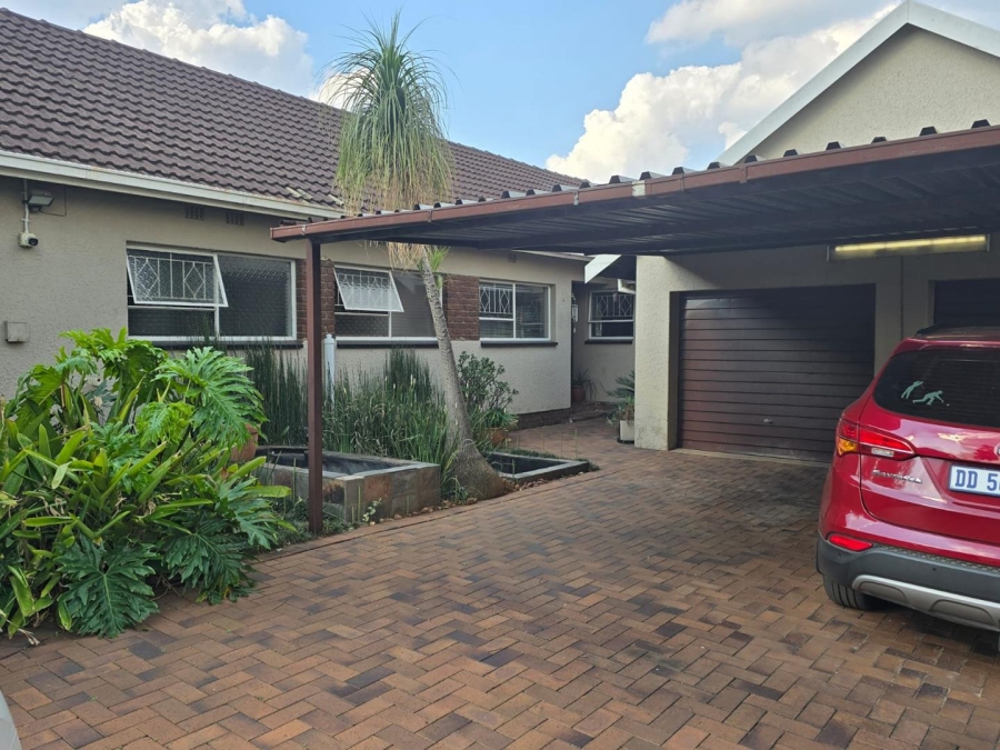 4 Bedroom Property for Sale in Esther Park Gauteng