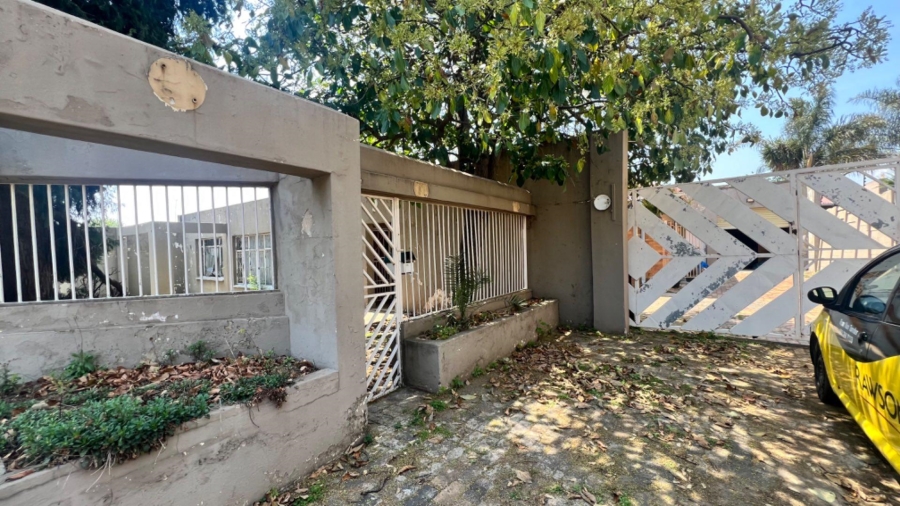 5 Bedroom Property for Sale in Robertsham Gauteng