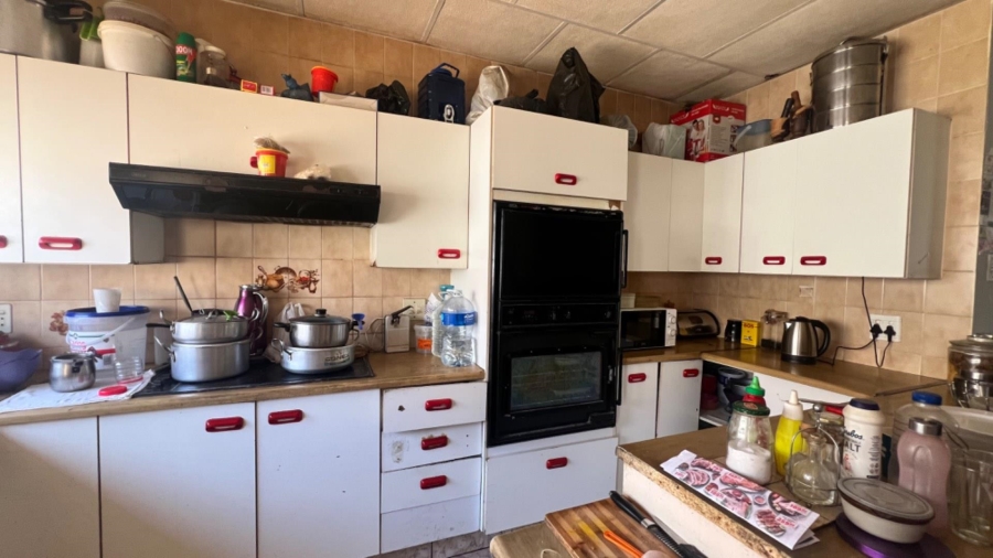 5 Bedroom Property for Sale in Robertsham Gauteng