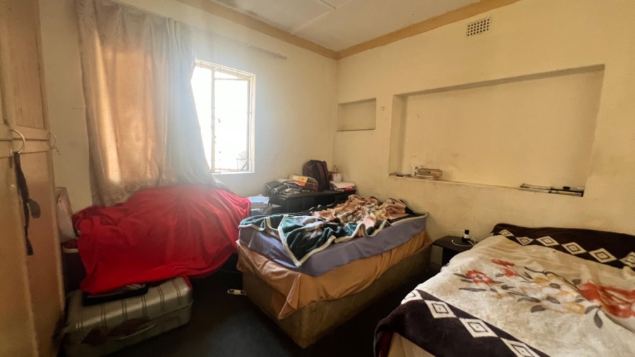 5 Bedroom Property for Sale in Robertsham Gauteng