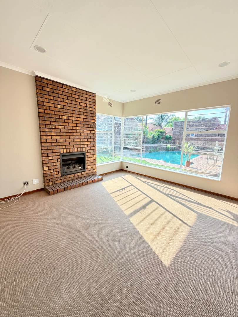 To Let 3 Bedroom Property for Rent in Lakefield Gauteng