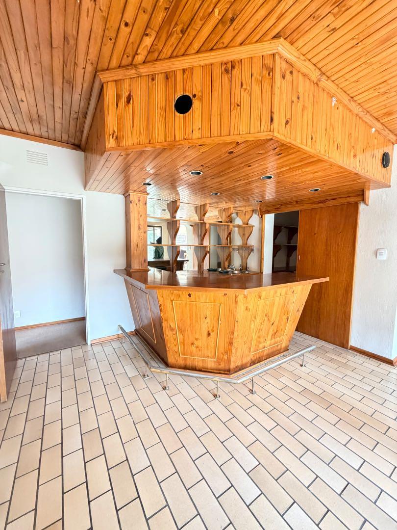 To Let 3 Bedroom Property for Rent in Lakefield Gauteng