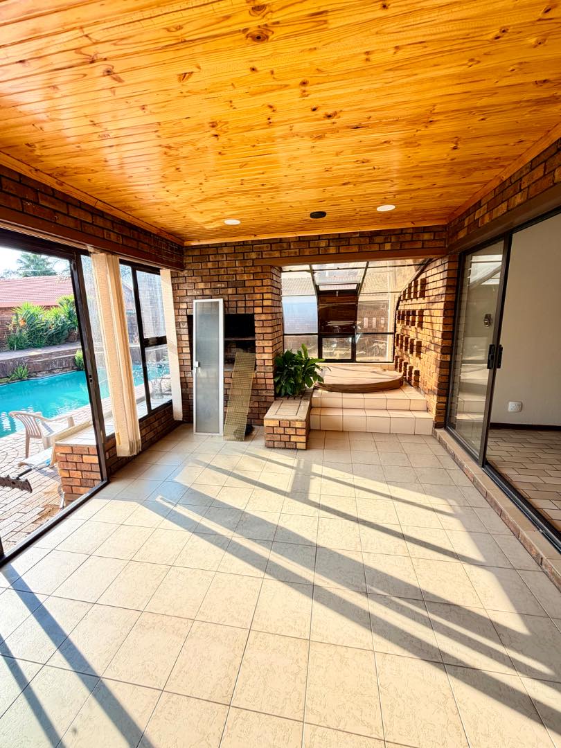 To Let 3 Bedroom Property for Rent in Lakefield Gauteng