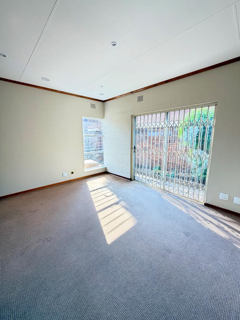 To Let 3 Bedroom Property for Rent in Lakefield Gauteng