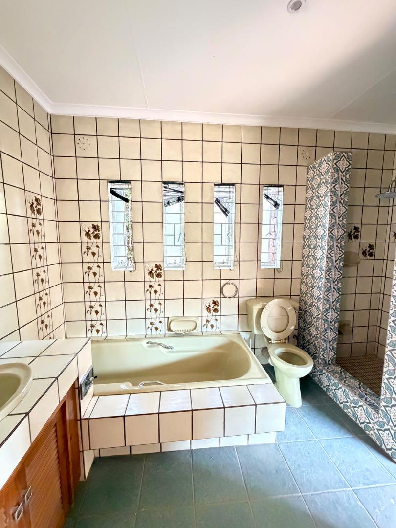 To Let 3 Bedroom Property for Rent in Lakefield Gauteng