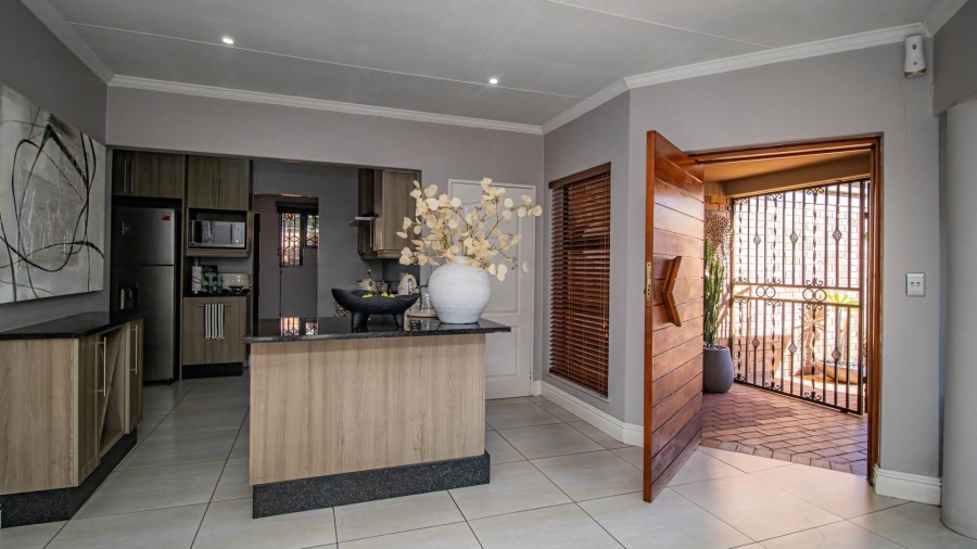 3 Bedroom Property for Sale in Beyerspark Gauteng