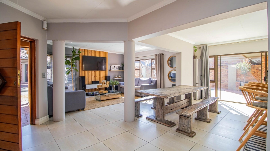 3 Bedroom Property for Sale in Beyerspark Gauteng