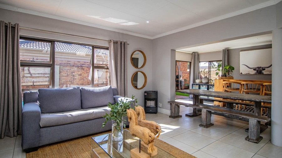 3 Bedroom Property for Sale in Beyerspark Gauteng