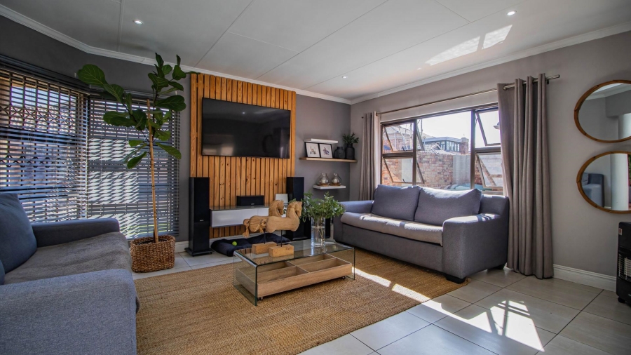 3 Bedroom Property for Sale in Beyerspark Gauteng