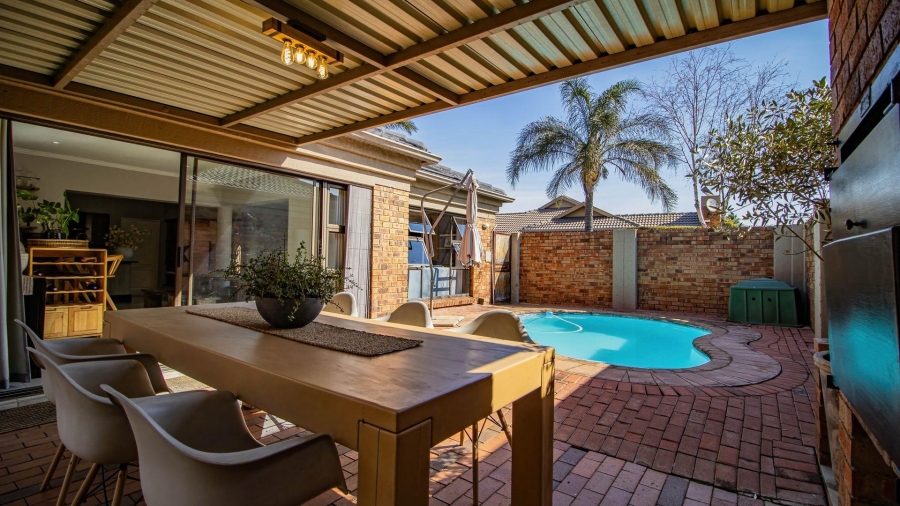 3 Bedroom Property for Sale in Beyerspark Gauteng