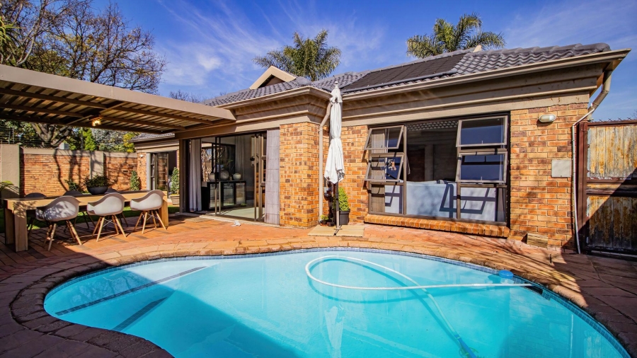 3 Bedroom Property for Sale in Beyerspark Gauteng