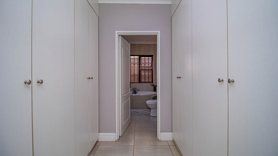 3 Bedroom Property for Sale in Beyerspark Gauteng
