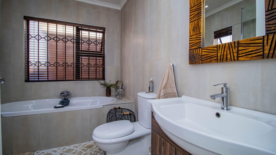 3 Bedroom Property for Sale in Beyerspark Gauteng