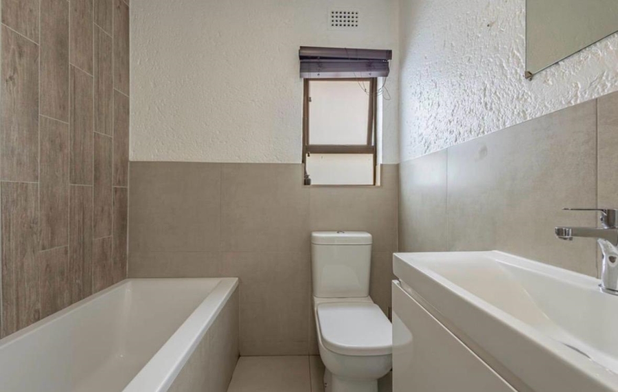 To Let 3 Bedroom Property for Rent in Lakefield Gauteng