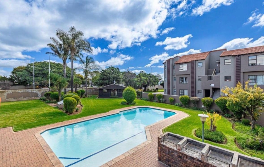 To Let 3 Bedroom Property for Rent in Lakefield Gauteng