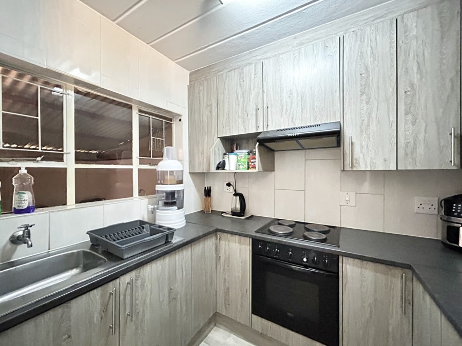 2 Bedroom Property for Sale in Pretoria North Gauteng