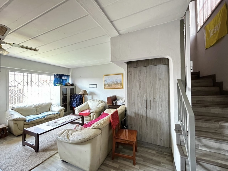2 Bedroom Property for Sale in Pretoria North Gauteng