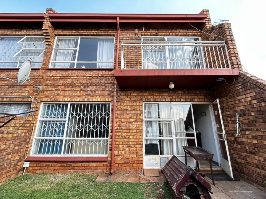 2 Bedroom Property for Sale in Pretoria North Gauteng