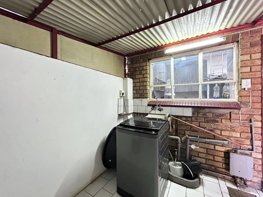 2 Bedroom Property for Sale in Pretoria North Gauteng