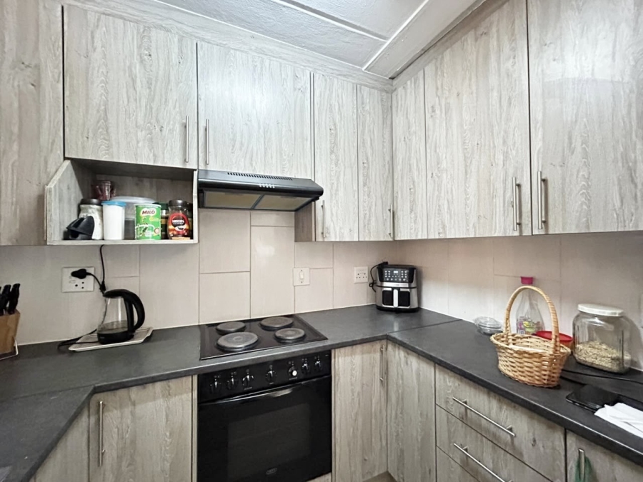 2 Bedroom Property for Sale in Pretoria North Gauteng