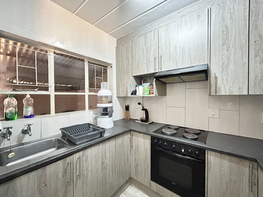 2 Bedroom Property for Sale in Pretoria North Gauteng